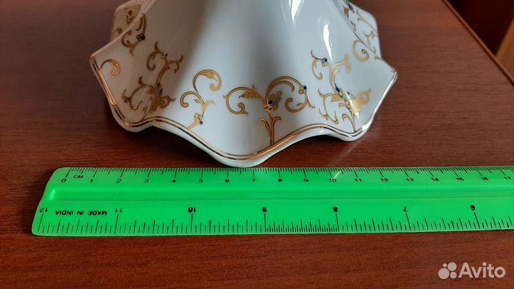 Тортница на ножке