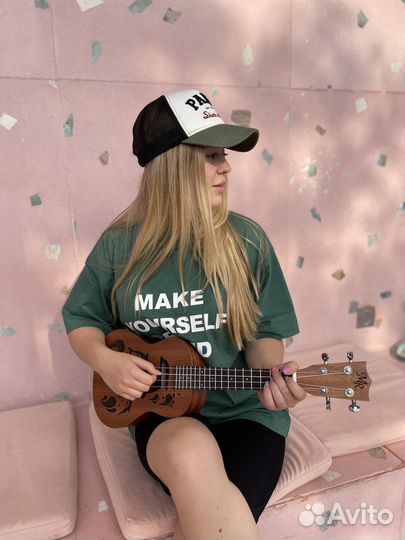 Уроки: вокал / гитара / фортепиано / скрипка