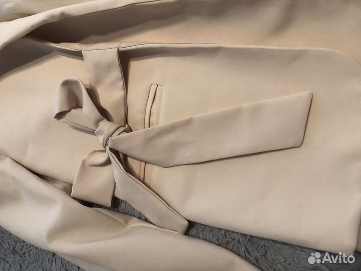 Пиджак женский бежевый 42 44