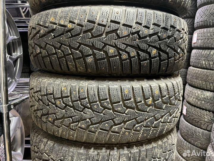 Maxxis ArcticTrekker NP3 215/65 R16