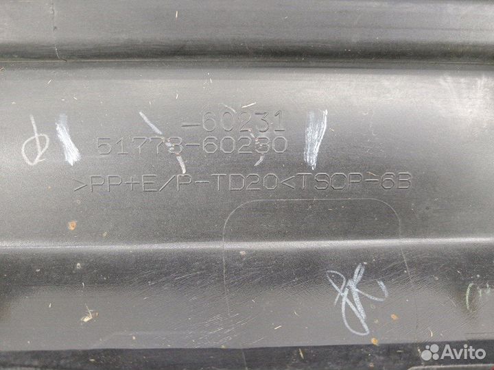 Накладка на порог (наружная) Lexus LX570