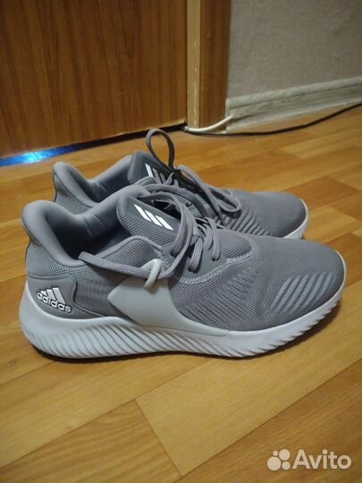 Кроссовки adidas