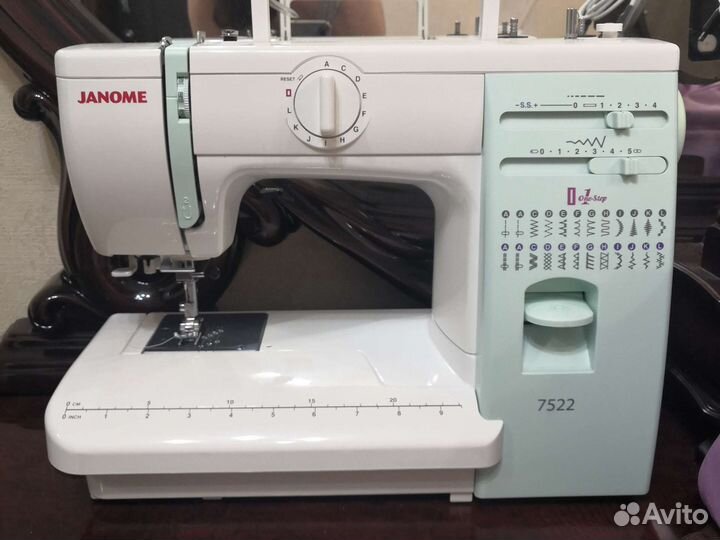 Швейная машина janome и оверлок janome