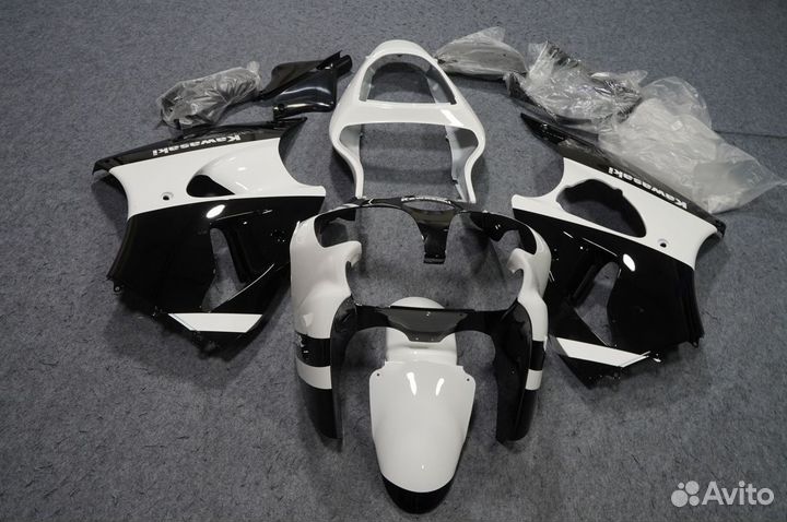 Комплект пластика на Kawasaki ZX-6R 2000-2002