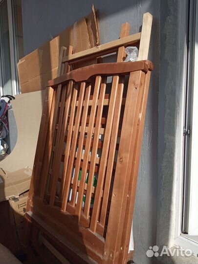 Детская кроватка с матрасом