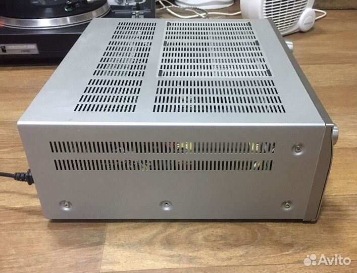 Ресивер Denon AVR-2808