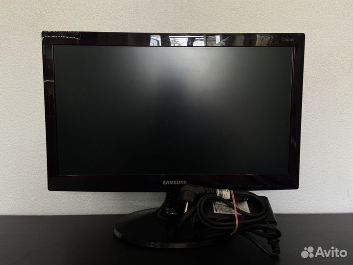 Монитор Samsung s20d300nh