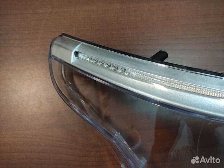 Стекла фар правое левое BMW E60 Е60 с ресничками