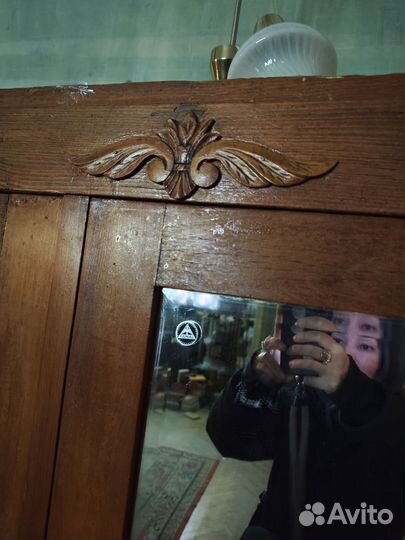 Шкаф с зеркалом плательный старинный