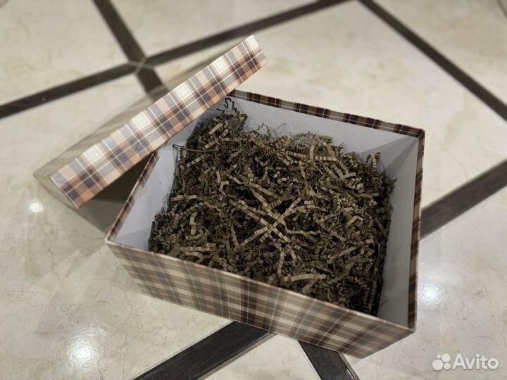 Подарочная коробка с наполнителем