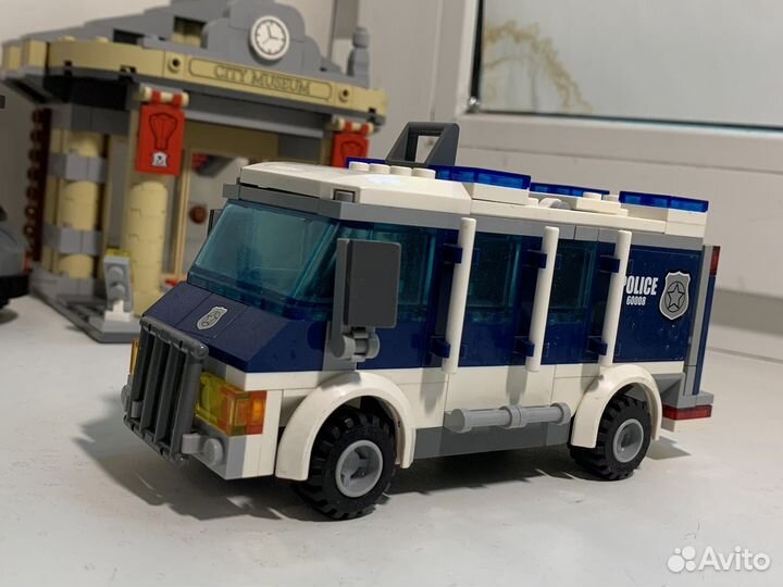 Lego City 60008 «Ограбление музея»