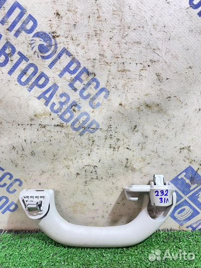 Ручка потолка задняя левая Volkswagen Jetta седан