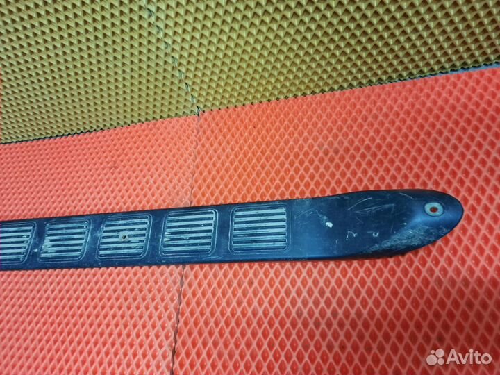 Накладка подножки Mitsubishi L200 IV