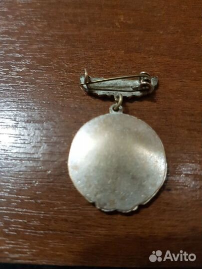 Тяжелые значки СССР