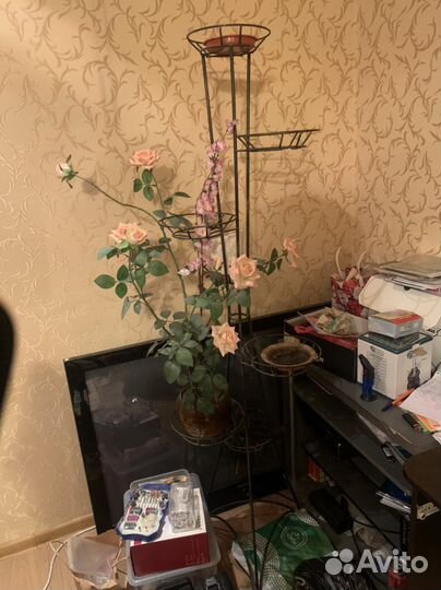 Подставка под цветы