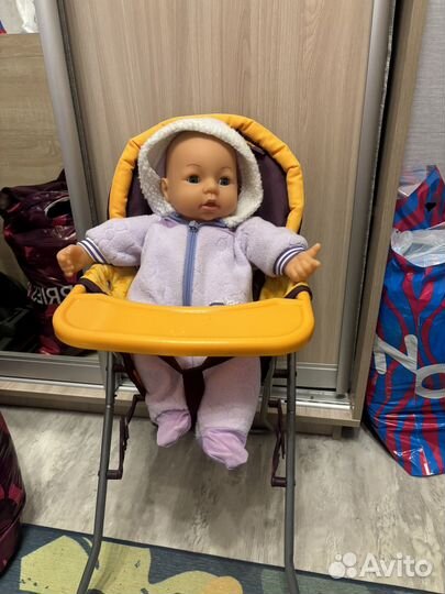 Кукла и стульчик