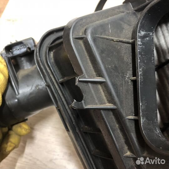 Корпус воздушного фильтра Mitsubishi Lancer X