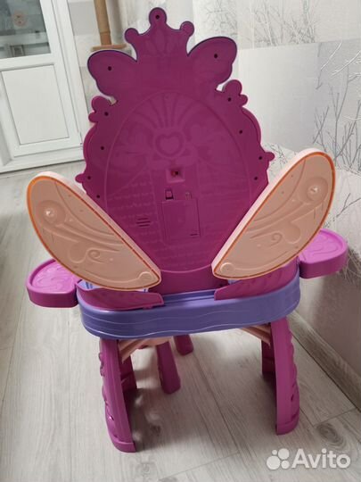 Детский туалетный столик