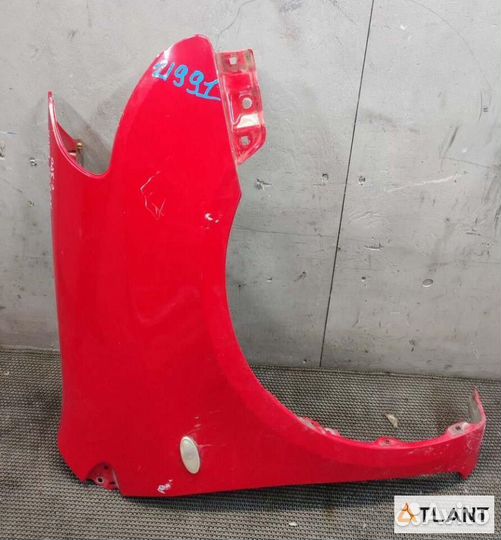 Крыло переднее правое toyota raum