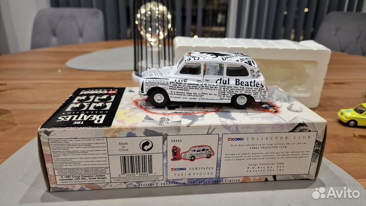 Модель автомобиля Corgi Beatles Taxi