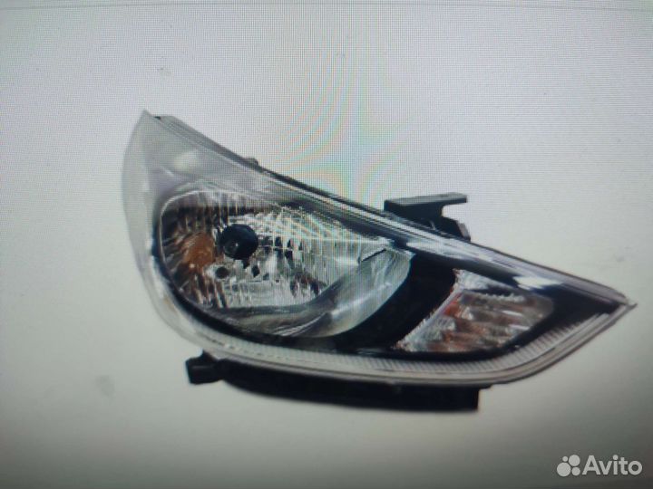 Фара правая на hyundai solaris 2017