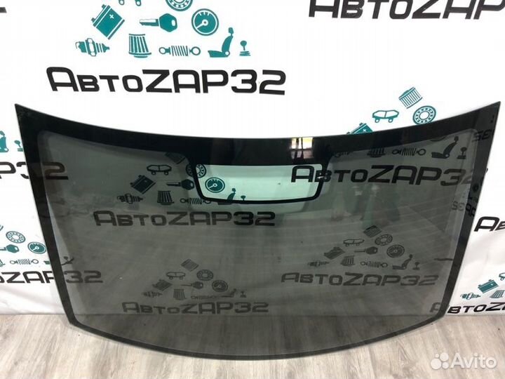 Стекло заднее Ford Focus седан sida 2008 2009 2010