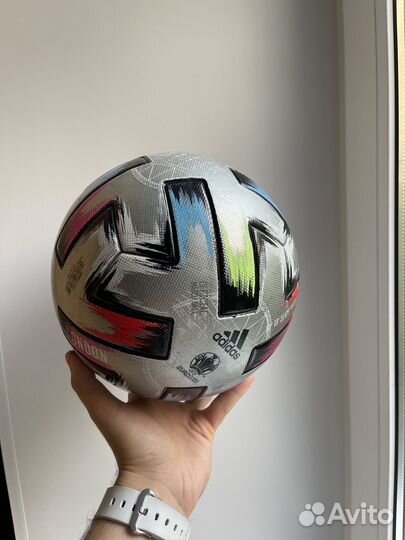 Футбольный мяч Adidas Uniforia Final 2020