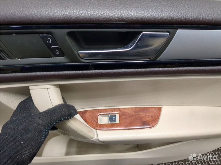 Дверная карта Volkswagen Touareg, 2011