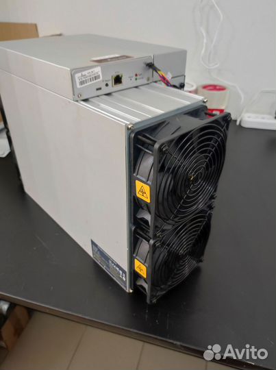 Asic майнер Bitmain Antminer S19