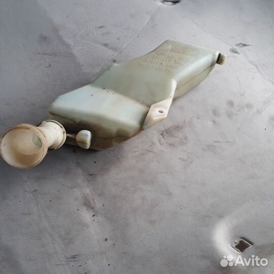Бачок стеклоомывателя Пежо 206