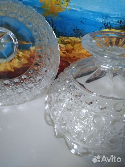 Хрустальные рюмки, блюдо, конфетница