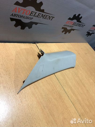 Обшивка стойки правая Ford Focus