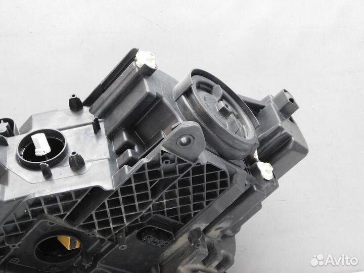 Фара правая Skoda Superb