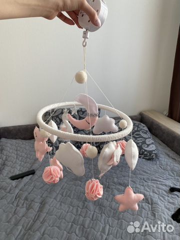 Мобиль ручной работы в кроватку