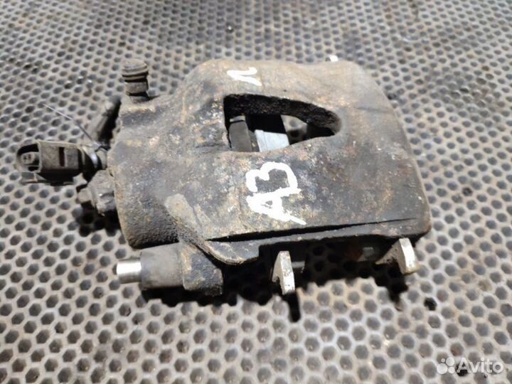 Суппорт передний передний левый Audi A3 8P