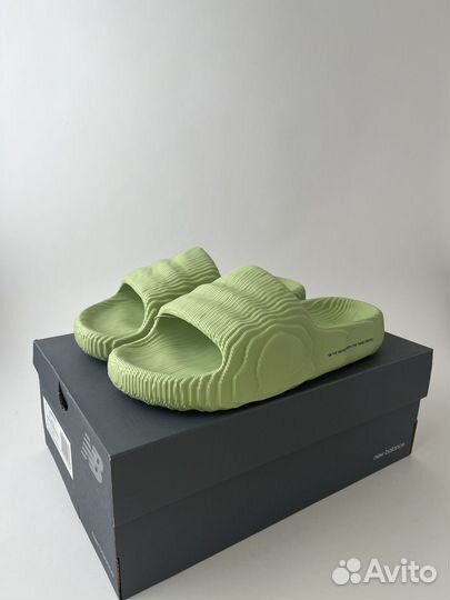 Слайды Adidas Adilette 22 'Magic Lime'