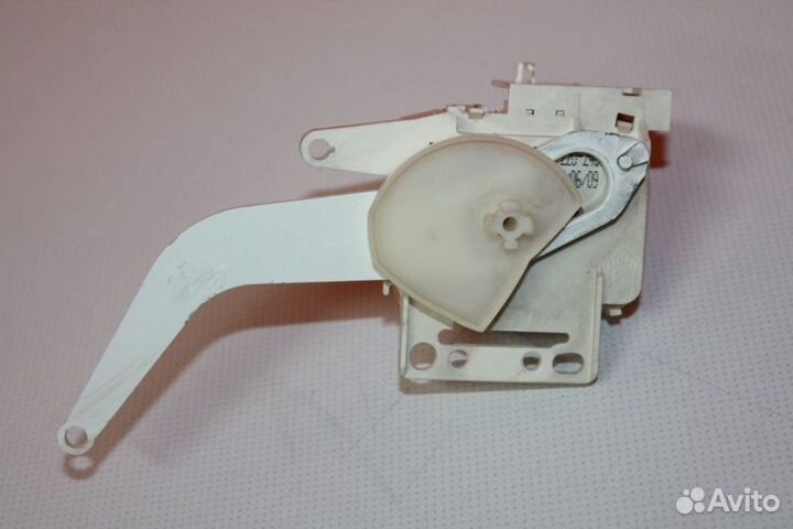 Электродвигатель омывателя порошкоприемника Bosch