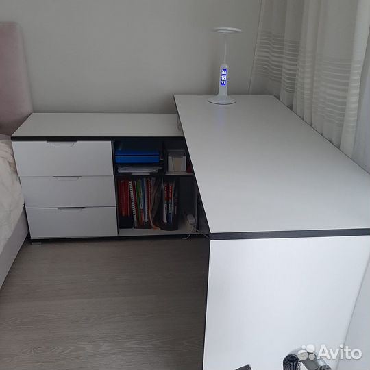 Угловой письменный стол