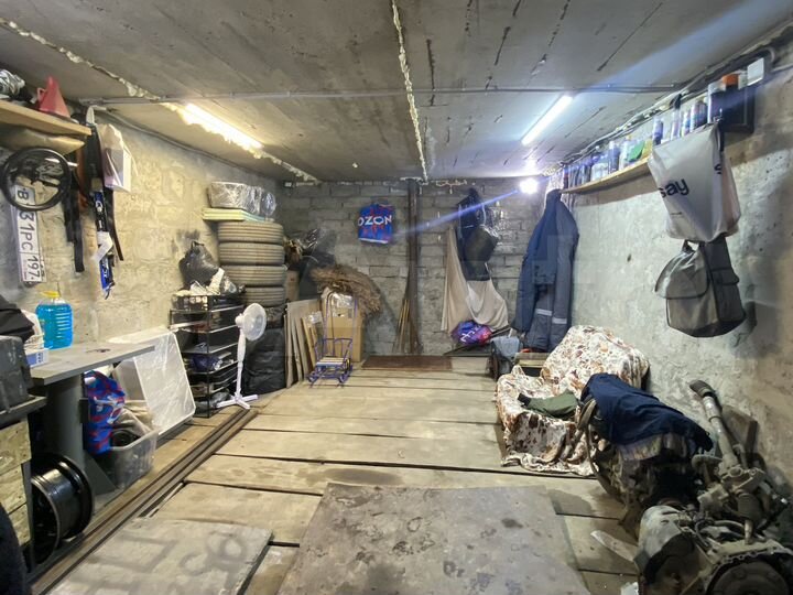 Гараж, > 30 м²