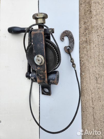 Продам ручную лебедку (червячную)