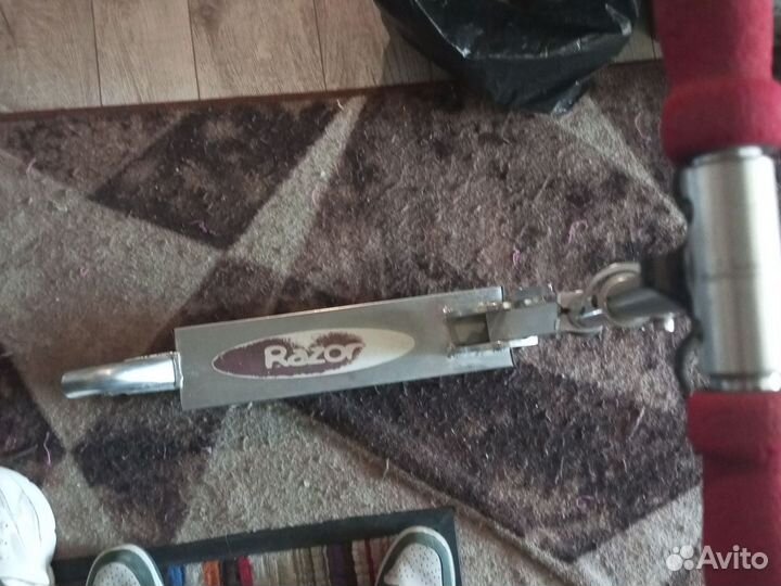 Трюковой самокат razor