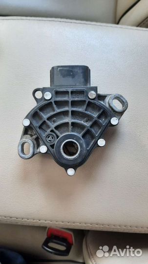 Датчик положения селектора АКПП toyota