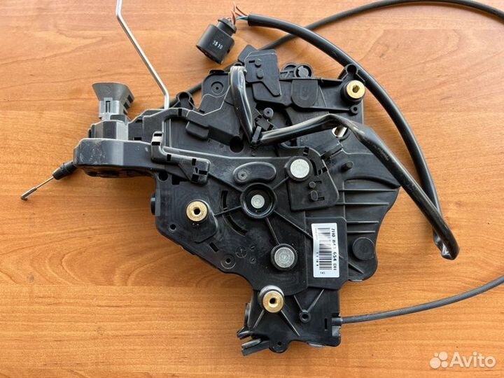 Замок сдвижной двери правый Vw Transporter T5 caac