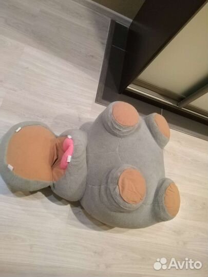 Большая мягкая игрушка бегемот