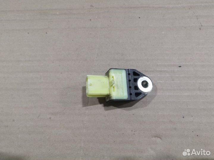 Датчик AIR BAG Toyota Land Cruiser Prado 150
