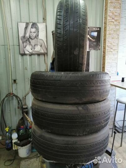 Dunlop D87M 235/60 R18