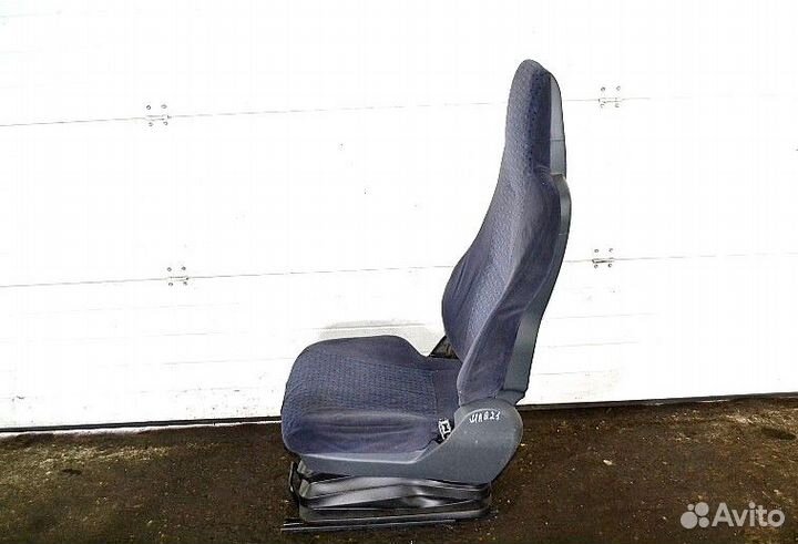 Пассажирское сиденье, одиночное MAN TGA 18.480 (01