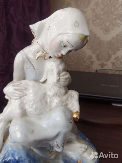 Статуэтка Алёнушка