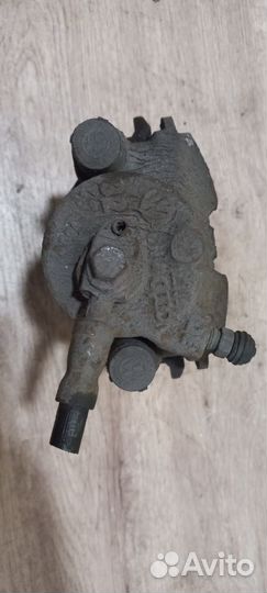 Суппорт тормозной передний Skoda Octavia A5