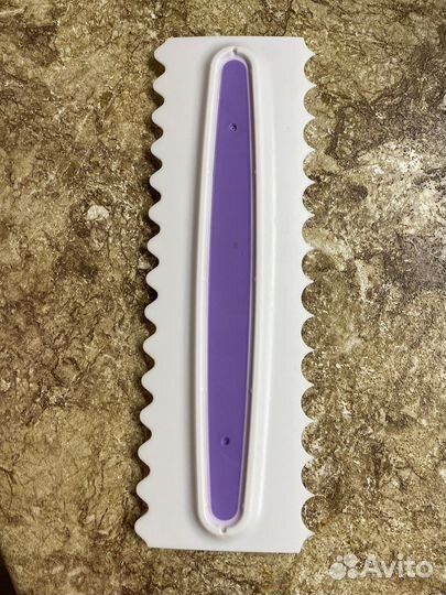 Шпатель для выравнивания тортов